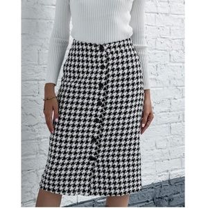 Button front tweed skirt